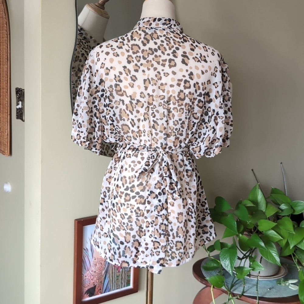 Apt. 9 Leopard Print Pleated Surplice Blouse 1X GUC - Picture 7 of 13